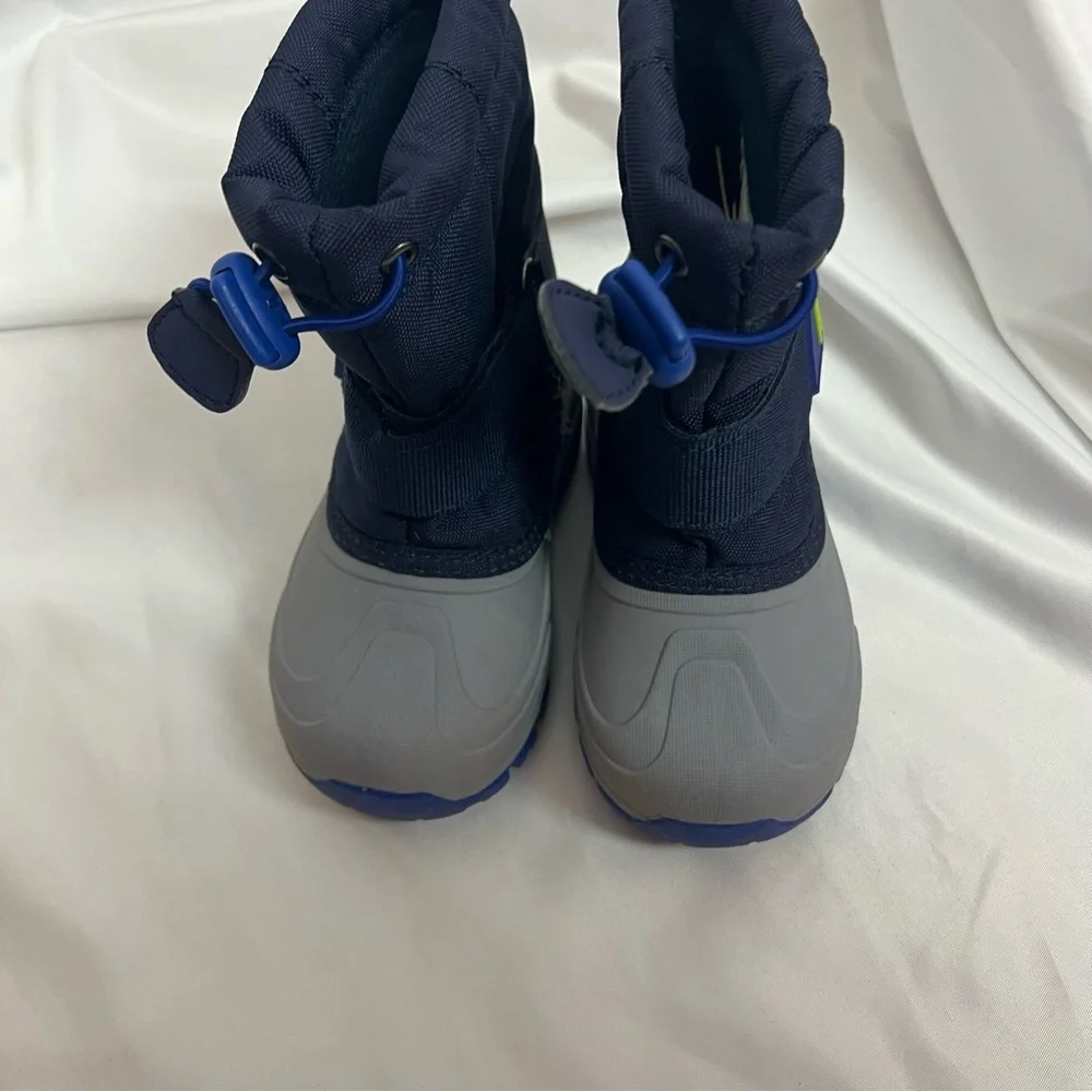 Cat & Jack Blue and Gray Thermolite Snow Boots, size 7